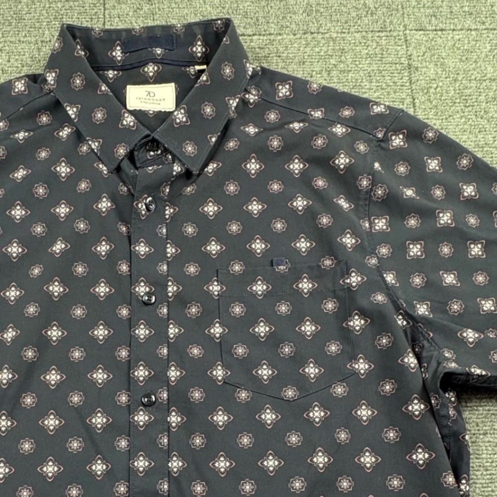 7 Diamonds Mens XL Navy Geometric Medallion 4-Way Stretch Short Sleeve Shirt